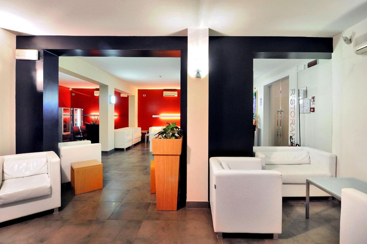 Hotel Nederland Caorle Extérieur photo