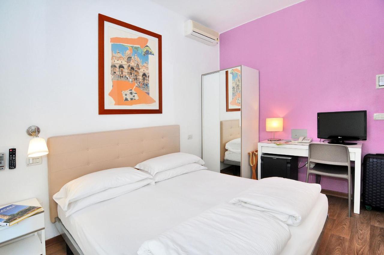 Hotel Nederland Caorle Extérieur photo