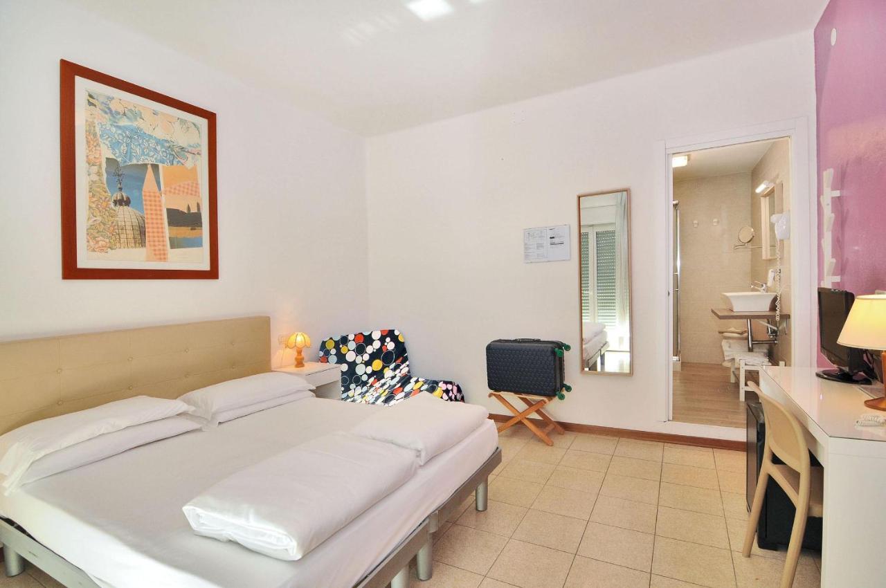 Hotel Nederland Caorle Extérieur photo