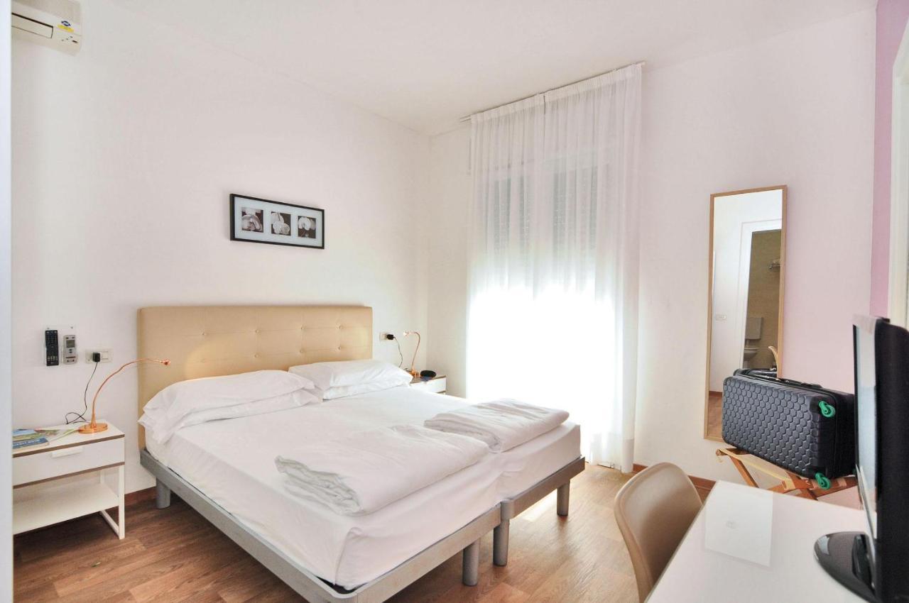 Hotel Nederland Caorle Extérieur photo