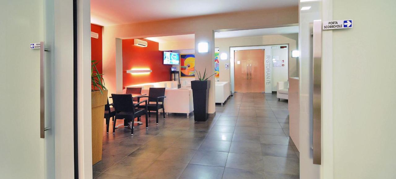Hotel Nederland Caorle Extérieur photo