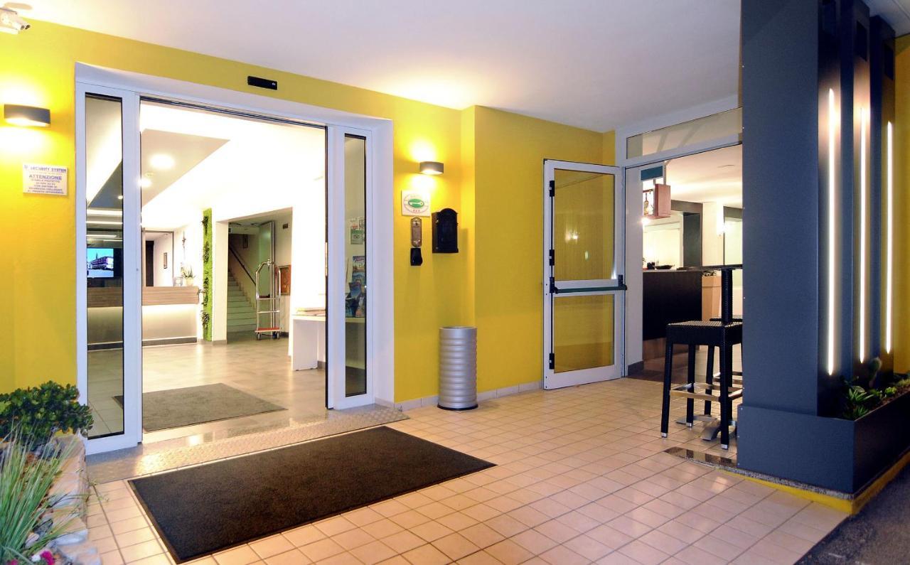 Hotel Nederland Caorle Extérieur photo