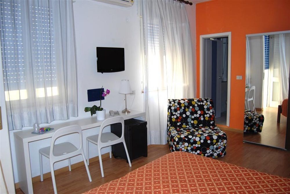 Hotel Nederland Caorle Extérieur photo