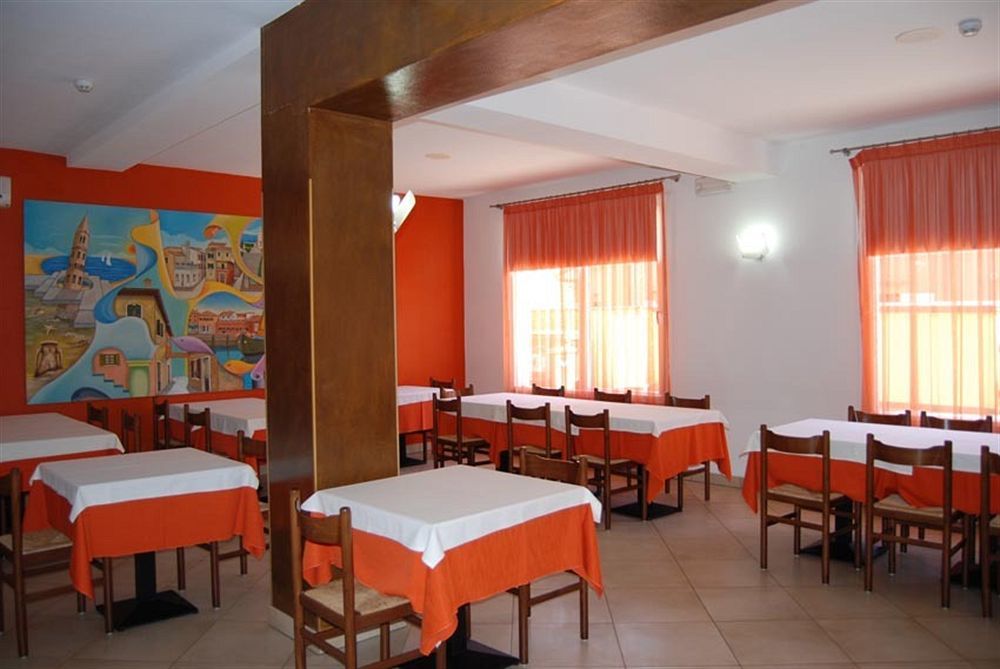 Hotel Nederland Caorle Extérieur photo