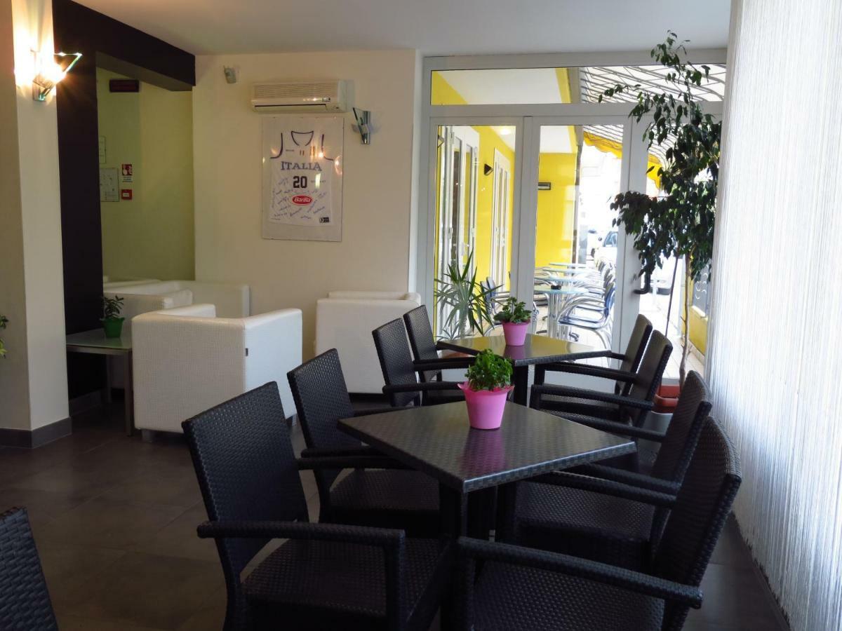 Hotel Nederland Caorle Extérieur photo